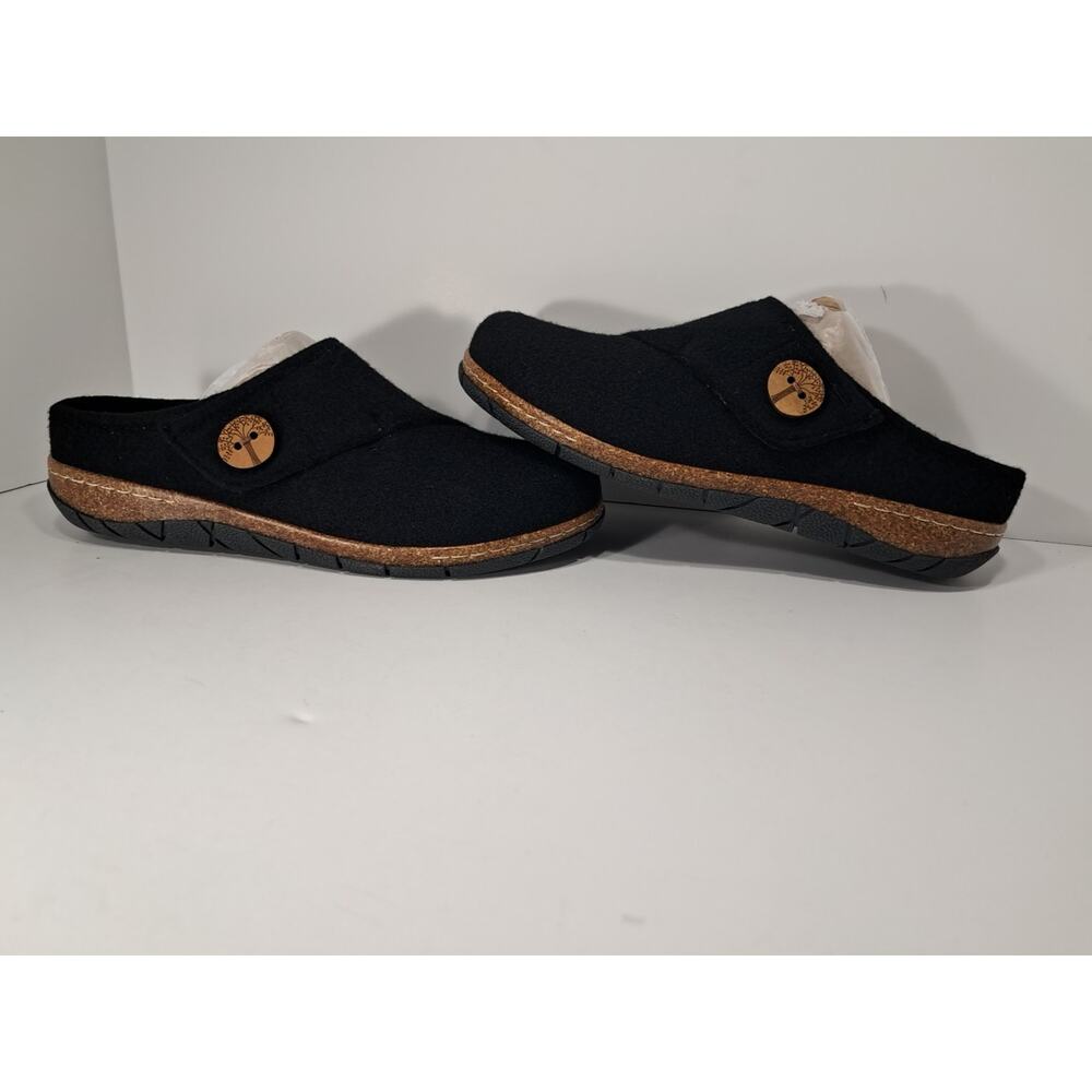Earth Ezra2 Black Round Toe Casual Slip-on Flat Clogs Womens size 7.5m